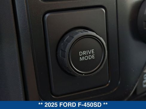 New 2025 Ford F450 XL w/ XL Chrome Package RWD image 25