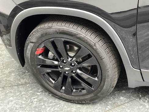 Used 2019 Chevrolet Trax LT w/ Sun & Sound Package AWD/4WD image 29