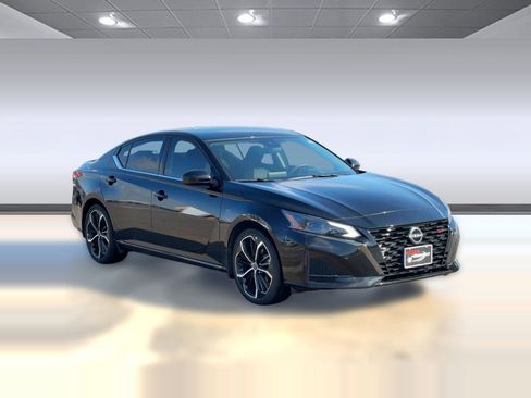 Used 2023 Nissan Altima 2.5 SR image 7