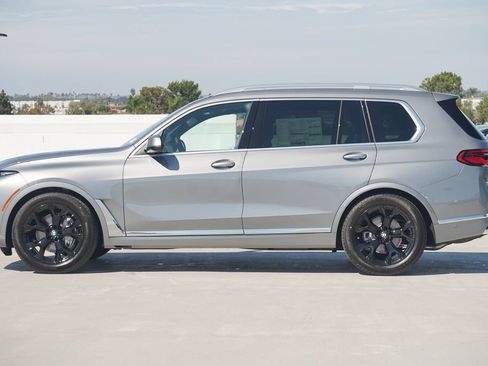 Used 2026 BMW X7 xDrive40i w/ Premium Package AWD/4WD image 4