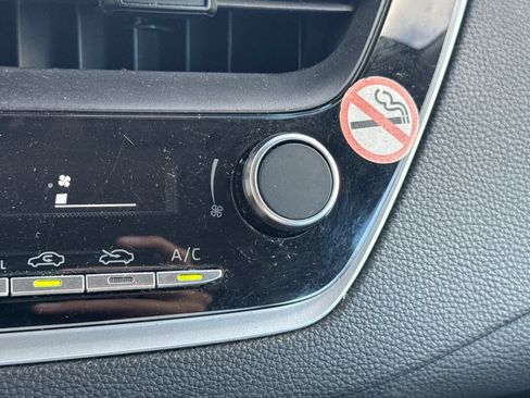 Used 2024 Toyota Corolla LE FWD image 29