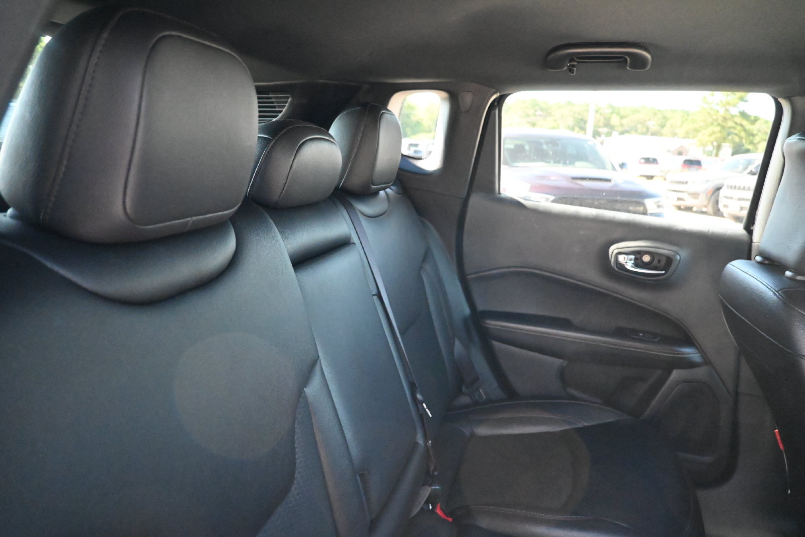 Used 2025 Jeep Compass Trailhawk AWD/4WD image 28