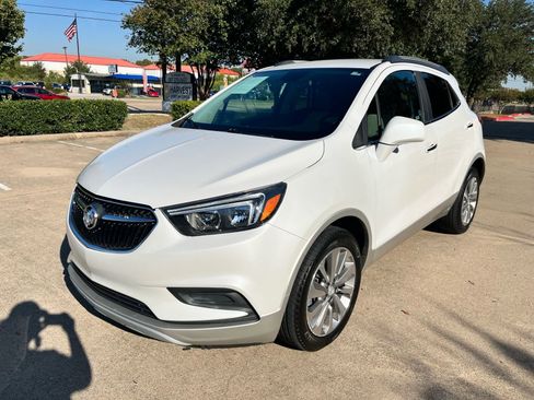 Used 2020 Buick Encore Preferred image 1
