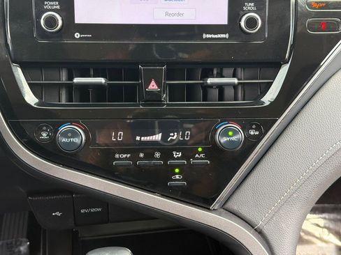 Used 2024 Toyota Camry SE w/ Convenience Package FWD image 19