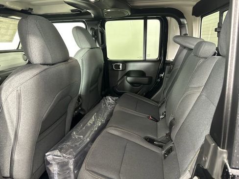New 2026 Jeep Gladiator Sport AWD/4WD image 13