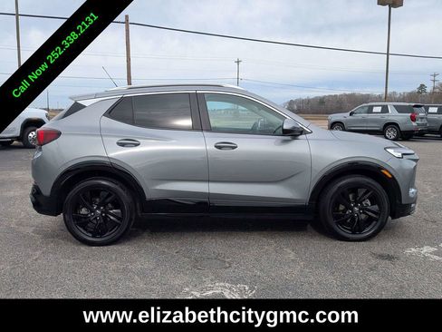Used 2024 Buick Encore GX Sport Touring image 2