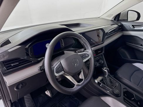 Used 2022 Volkswagen Taos SEL w/ Panoramic Sunroof Package image 4