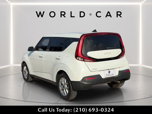 Used 2022 Kia Soul LX w/ Technology Package FWD image 5