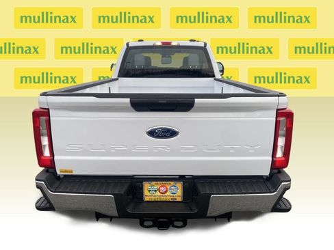 New 2026 Ford F250 XL w/ XL Chrome Package image 4
