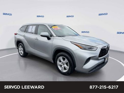 Used 2023 Toyota Highlander L FWD image 1