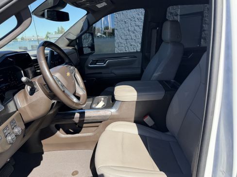 Used 2024 Chevrolet Silverado 2500 LTZ w/ LTZ Plus Package AWD/4WD image 10