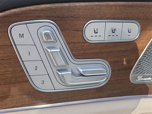 Used 2024 Mercedes-Benz GLE 450 GLE 450 Exclusive 4MATIC image 17