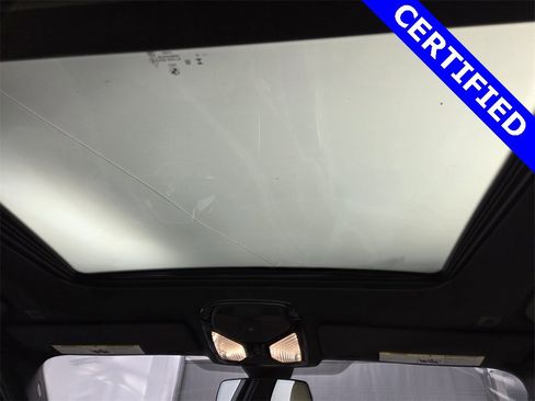 Certified 2025 BMW 330i Sedan w/ Convenience Package image 21