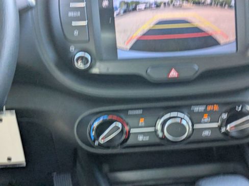 Used 2024 Kia Soul LX w/ Option Group 015 FWD image 21