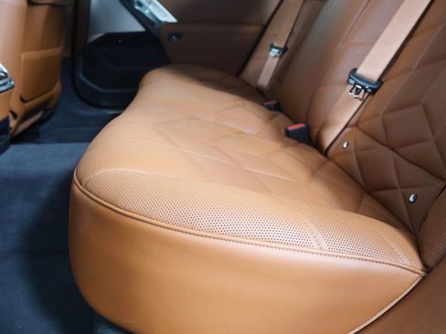 Certified 2025 BMW 740i image 15