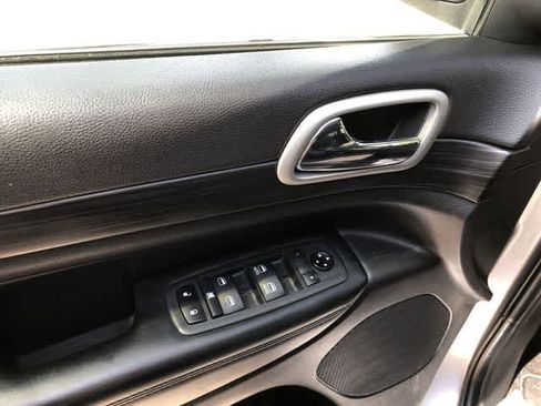 Certified 2021 Jeep Grand Cherokee Laredo X RWD image 30