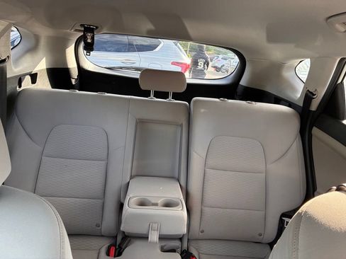 Used 2019 Hyundai Tucson SE AWD/4WD image 16