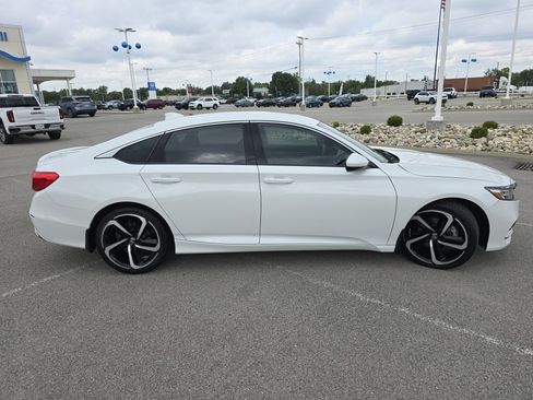 Used 2018 Honda Accord Sport image 14