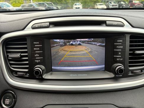 Used 2019 Kia Sorento EX FWD image 23