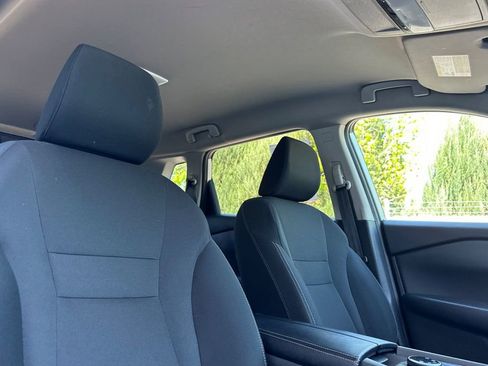 Used 2024 Nissan Rogue S AWD/4WD image 17