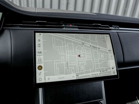 New 2025 Land Rover Range Rover SE image 12