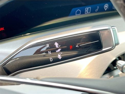 New 2026 Cadillac Vistiq Luxury image 16