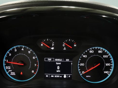 Used 2023 Chevrolet Traverse LS FWD image 13