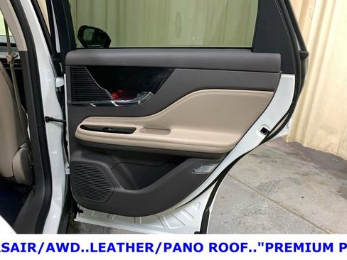 Used 2022 Lincoln Corsair AWD w/ Premium Package image 14