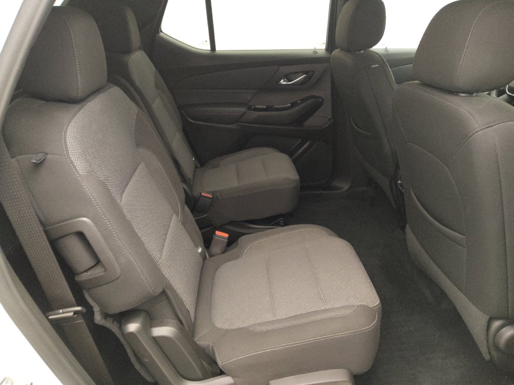 Used 2023 Chevrolet Traverse LT FWD image 19