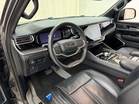 Used 2022 Jeep Wagoneer Series III w/ Premium Group I image 22