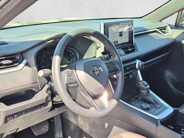 Used 2025 Toyota RAV4 SE AWD/4WD image 10