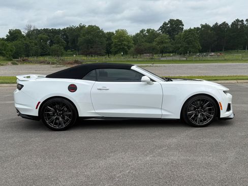 Used 2020 Chevrolet Camaro ZL1 RWD image 15