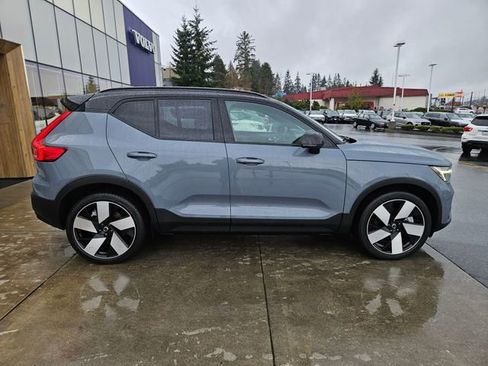 Used 2023 Volvo XC40 Recharge Ultimate image 4