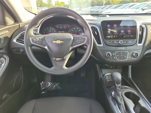 Used 2024 Chevrolet Malibu LT image 10