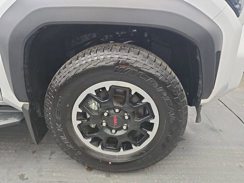 Used 2025 Toyota 4Runner TRD Off-Road AWD/4WD image 12