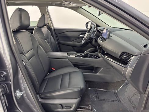 Used 2024 Nissan Rogue SL w/ SL Premium Package image 15