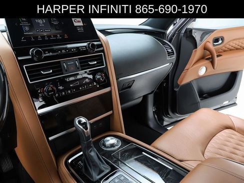 Used 2024 INFINITI QX80 Sensory image 24