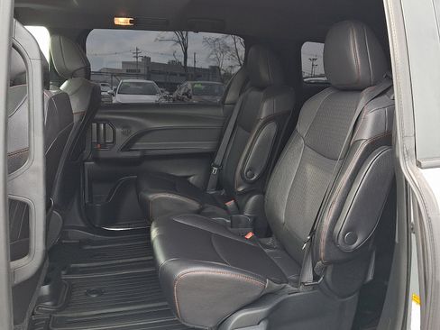 Certified 2024 Toyota Sienna XSE image 11