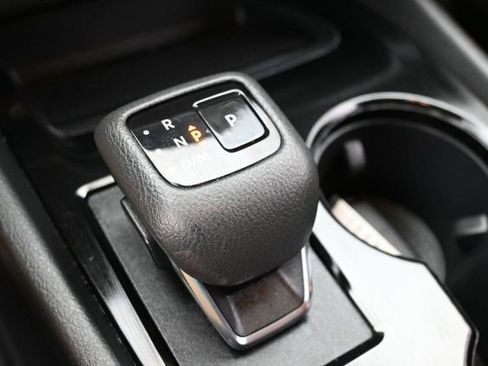 Used 2023 Nissan Rogue SV AWD/4WD image 22
