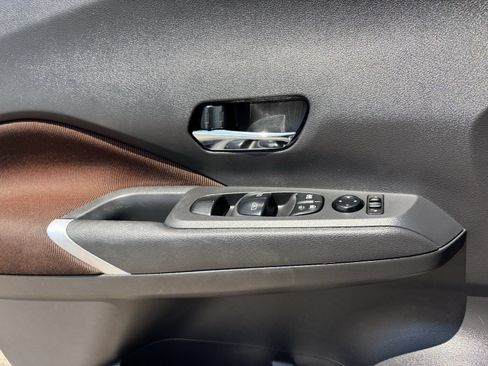 Certified 2024 Nissan Kicks SR FWD image 22
