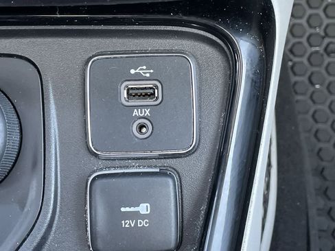 Used 2018 Jeep Compass Limited w/ Navigation Group image 26