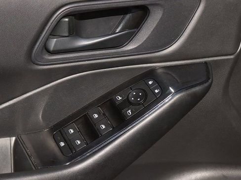 Used 2024 Nissan Rogue S image 9