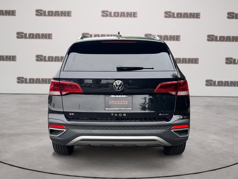 Used 2024 Volkswagen Taos SE w/ Panoramic Sunroof Package AWD/4WD image 4