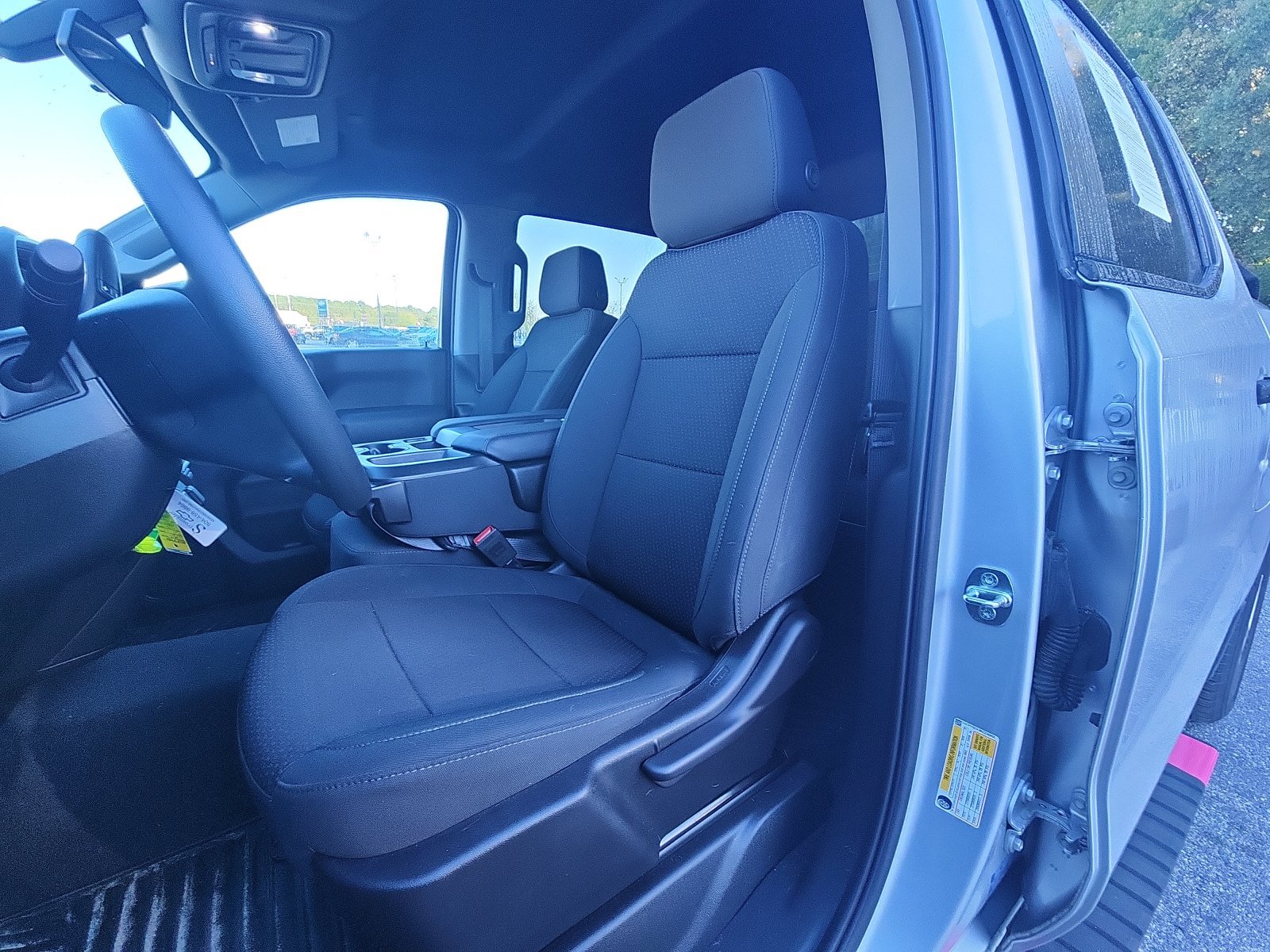 Used 2022 Chevrolet Silverado 1500 Custom w/ LPO, Dark Essentials Package AWD/4WD image 18