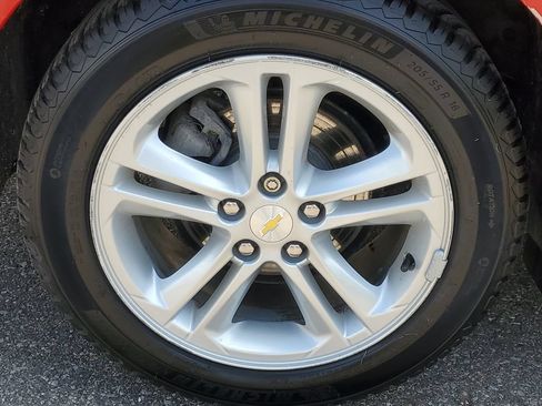 Used 2017 Chevrolet Cruze LT FWD image 5