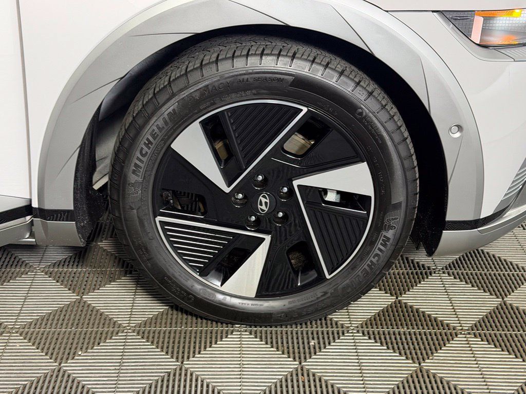 Used 2025 Hyundai Ioniq 5 Limited RWD image 12
