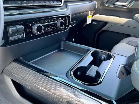 New 2026 Chevrolet Silverado 2500 ZR2 w/ LPO, Dark Essentials Package AWD/4WD image 10