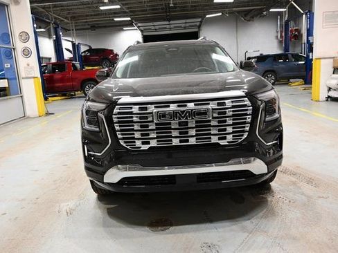 New 2026 GMC Terrain Denali w/ LPO, Black Badging Package image 2