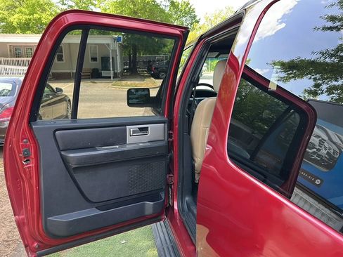 Used 2016 Ford Expedition EL XLT AWD/4WD image 16