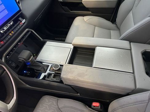 Used 2025 Toyota Sequoia Limited image 21